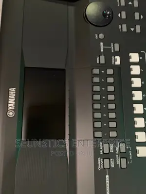 Quality Yamaha PSR Sx 600 Keyboard/Piano