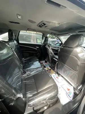 Acura MDX Advance and Entertainment Packages 4dr SUV (3.5L 6cyl 6A)