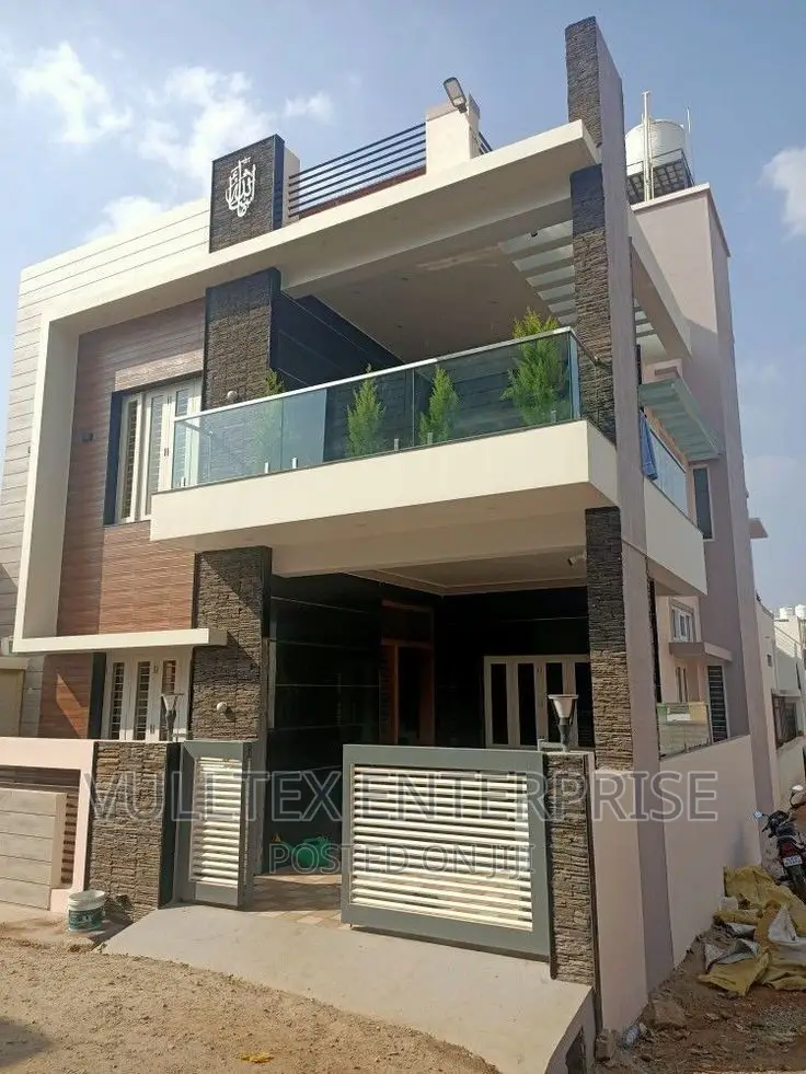 Contemporary Glass Balcony Rails