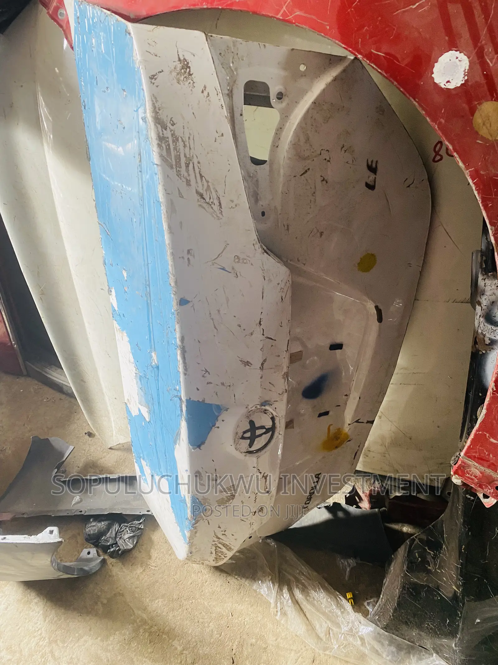 Empty Booth Corolla 2014-2016