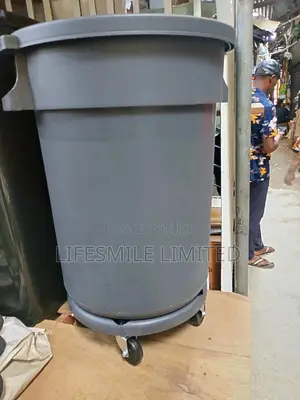 100 Litres Industrial Waste Bin With Roller.