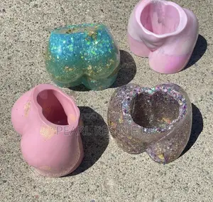 Bum Flower Pot