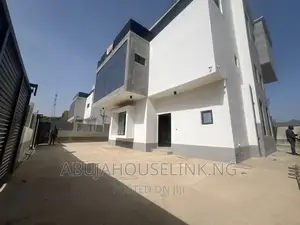 4bdrm Duplex in Guzape Abuja for sale