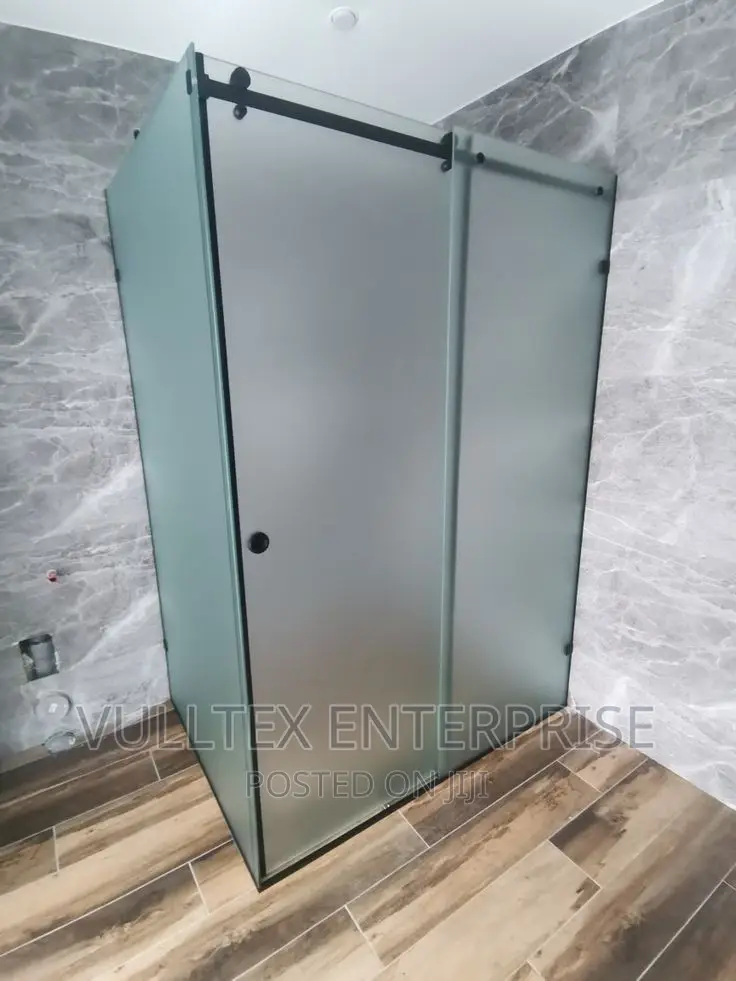 Bathroom Glass Cubicle