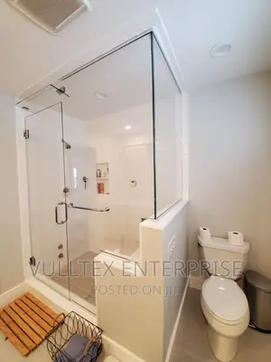 Bathroom Glass Cubicle,