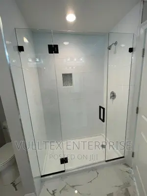 Plain Glass Bathroom Cubicle