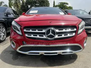 Mercedes-Benz GLA 250 2021 Red