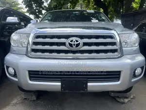 Toyota Sequoia 2011 Silver