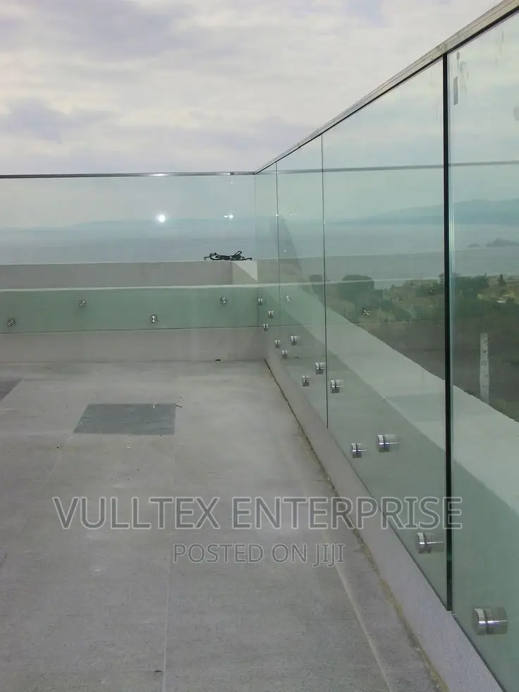 Frameless. Glass Balcony Rail