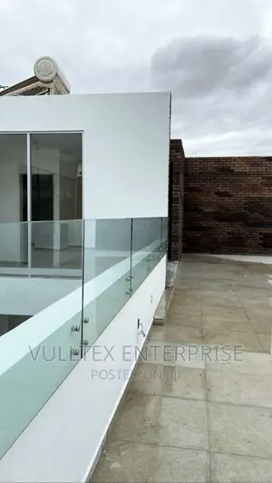 Aesthetical Pleasing Glass Balcony Rails