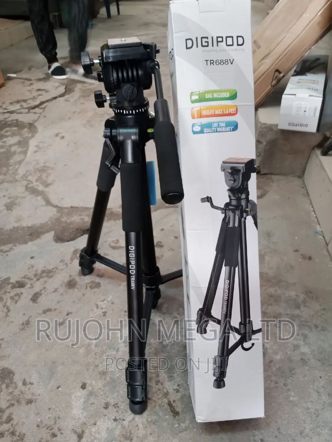 Professional Camera Tripod. Load Capacity 3 - 5 Kg