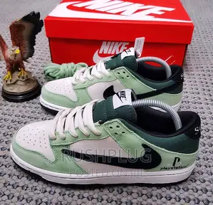 New Nike Sb Dunk Sneakers