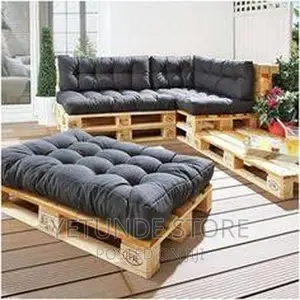 Latest Home Furniture Made With Heat-Treated Wooden Pallets