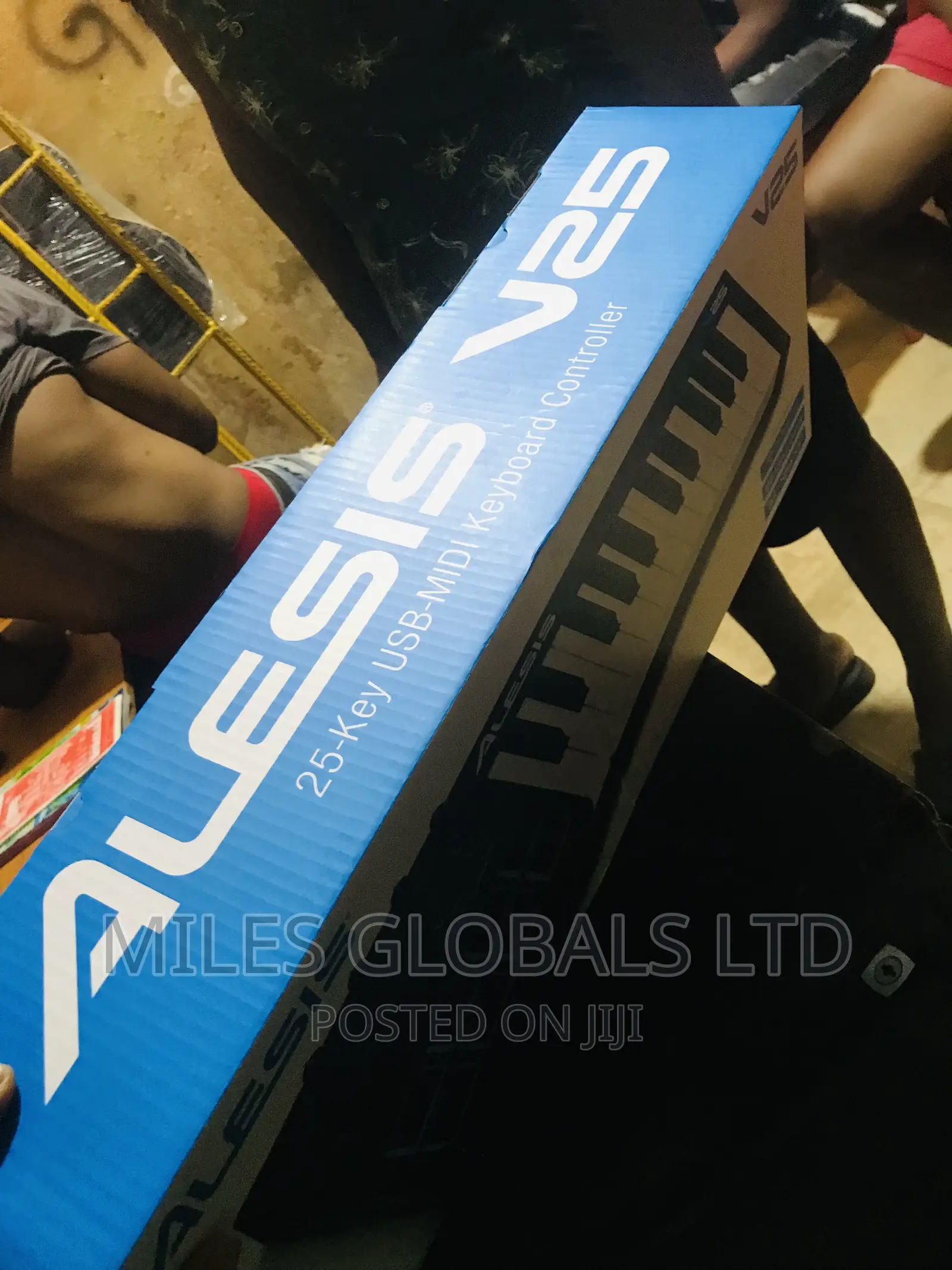 Alesis V25 Midi Keyboard