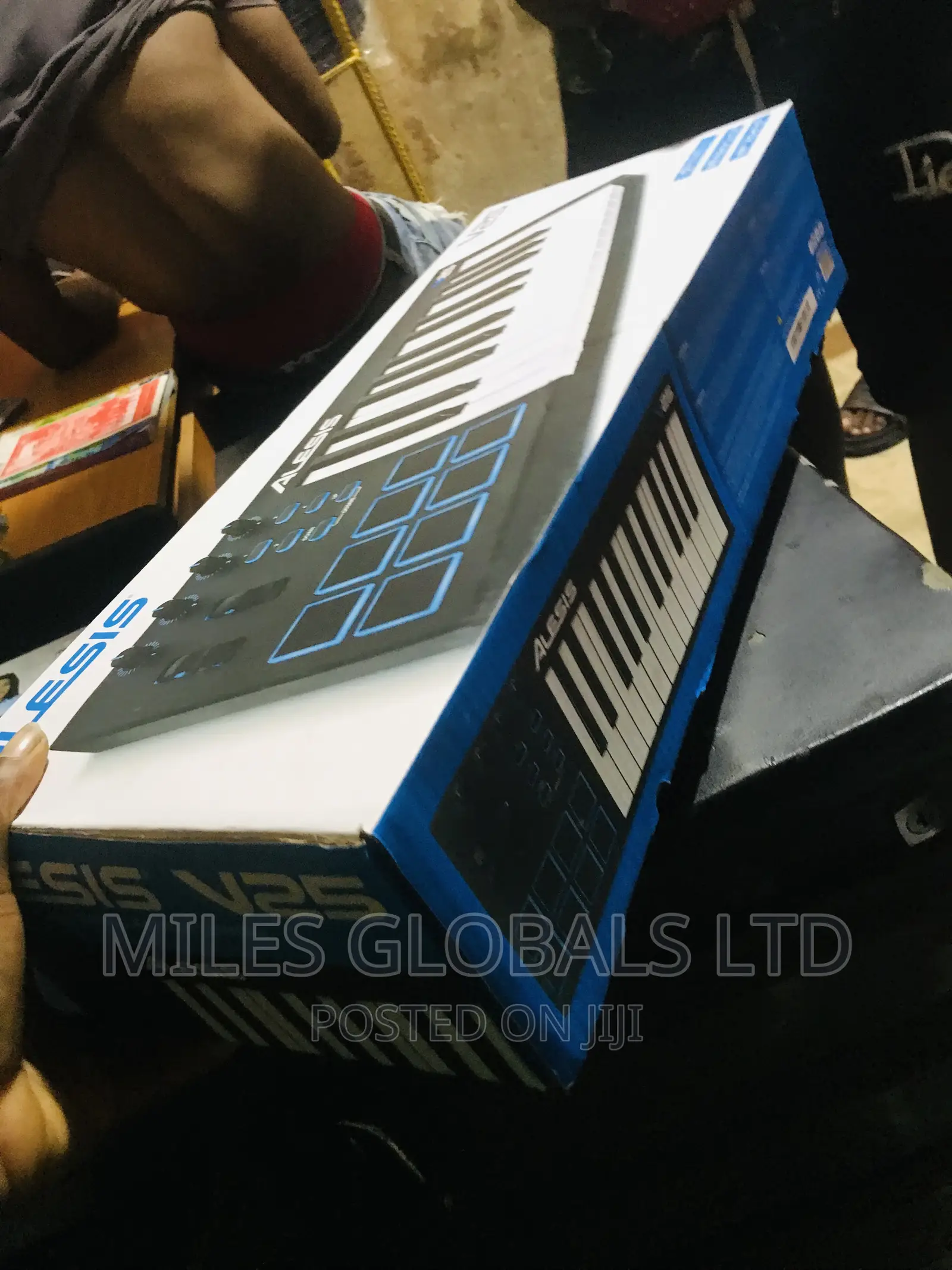 Alesis V25 Midi Keyboard