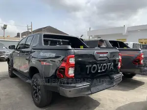 New Toyota Hilux 2023 Black