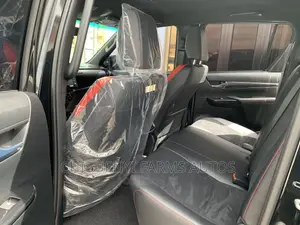 New Toyota Hilux 2023 Black