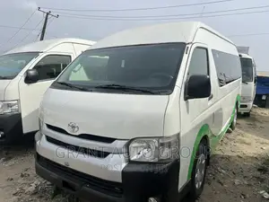 Toyota HiAce 2019 Silver