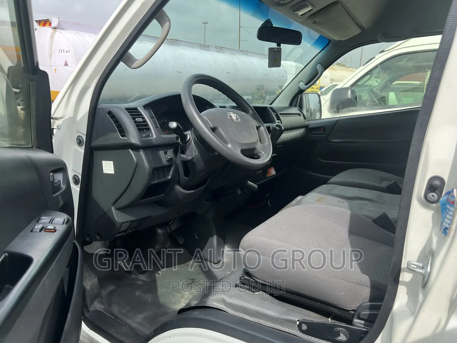 Toyota HiAce 2019 Silver