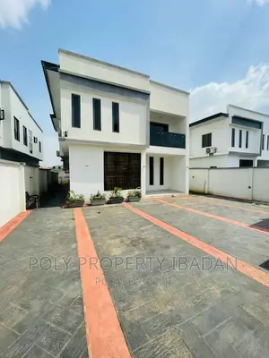 4bedroom Shortlet Duplex Self Compound at New Bodija