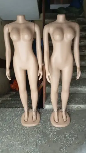 No Head but Has Hands Size 10 Body Plastic Dummy