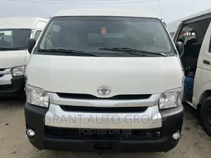 Toyota HiAce 2012 White