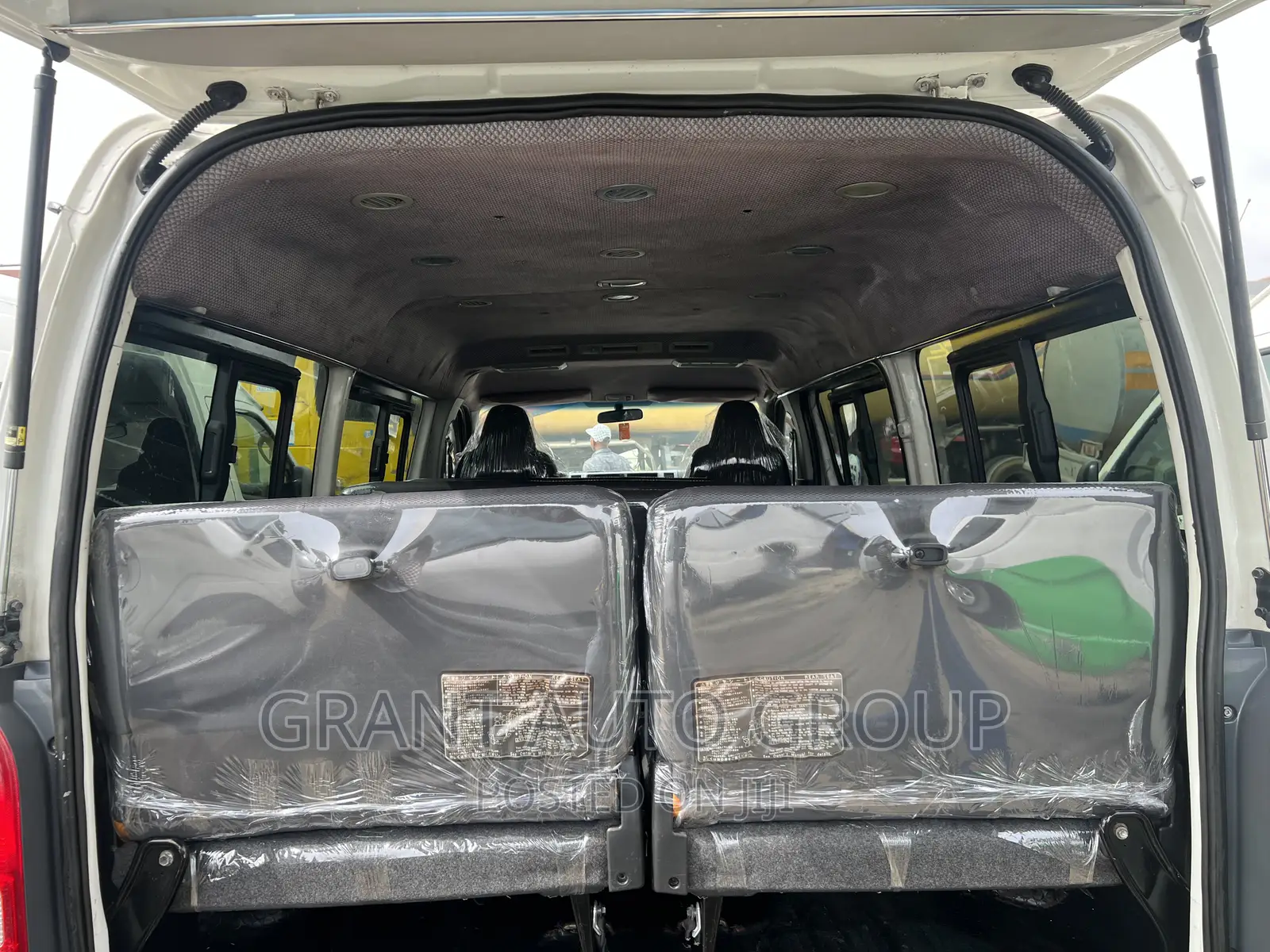 Toyota HiAce 2012 White