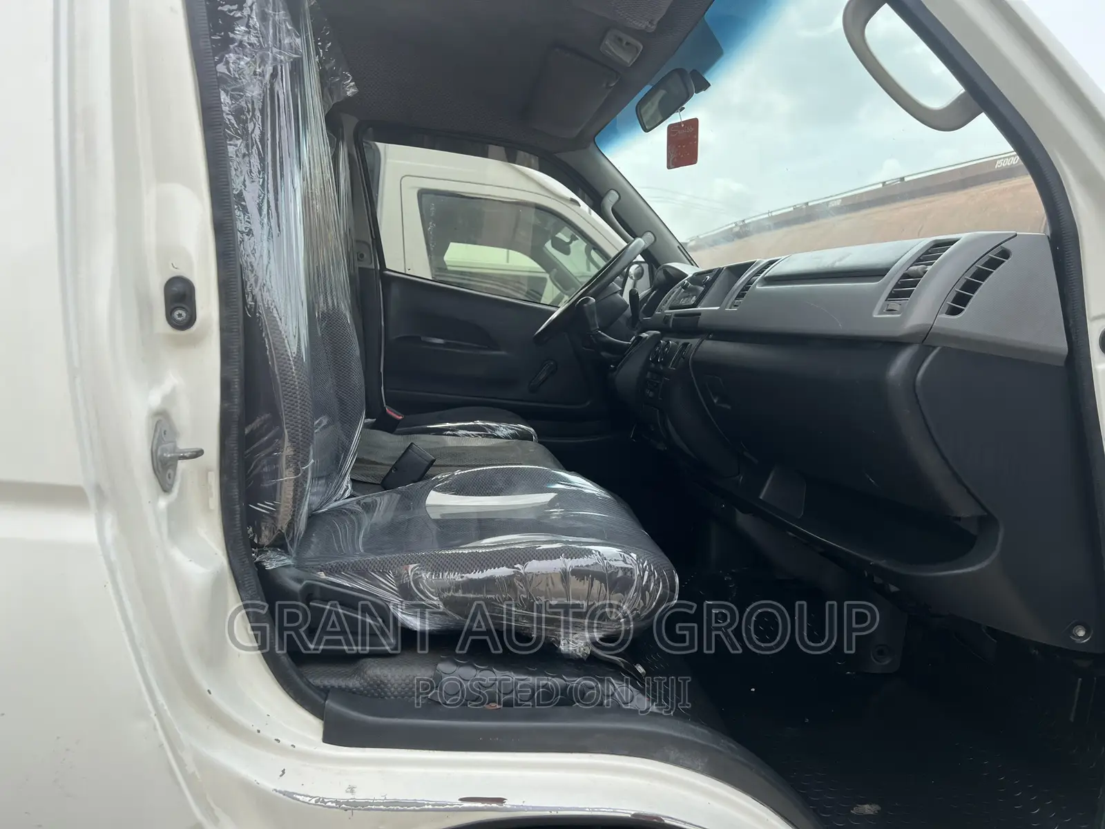 Toyota HiAce 2012 White