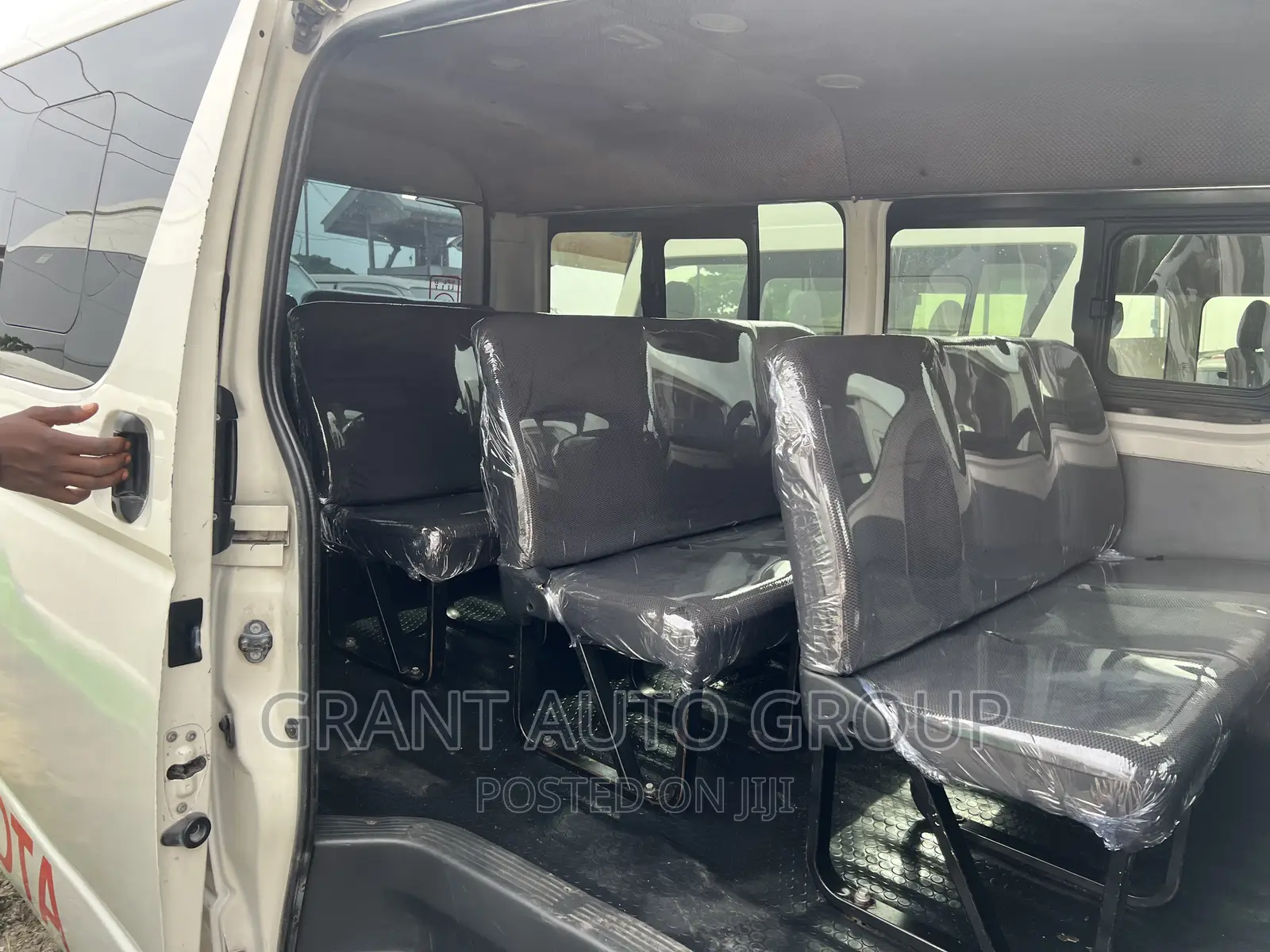 Toyota HiAce 2012 White