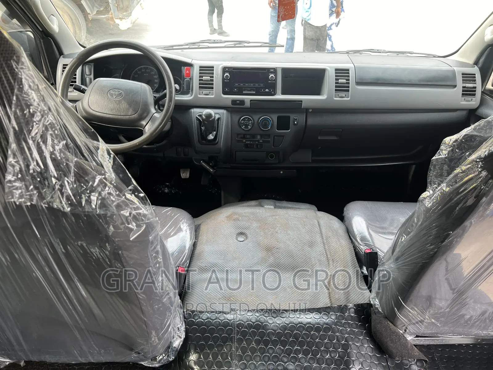 Toyota HiAce 2012 White