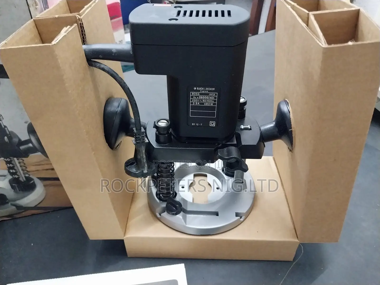Black and Decker BD66 Woodworker Plunging Router