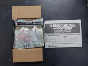 Black and Decker BD66 Woodworker Plunging Router