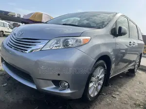Toyota Sienna Limited 7 Passenger 2012 Silver