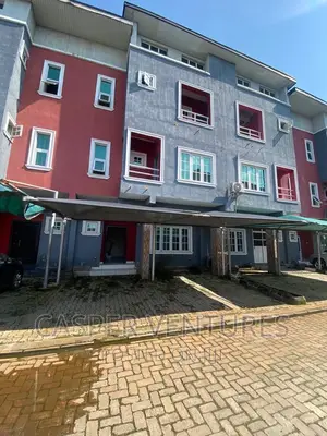 5bdrm Duplex in Chevron for rent