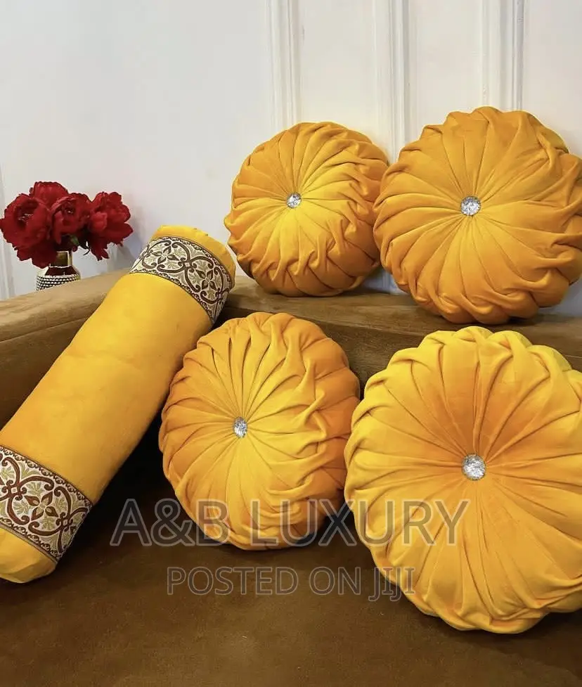 Trow Pillow