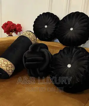 Trow Pillow