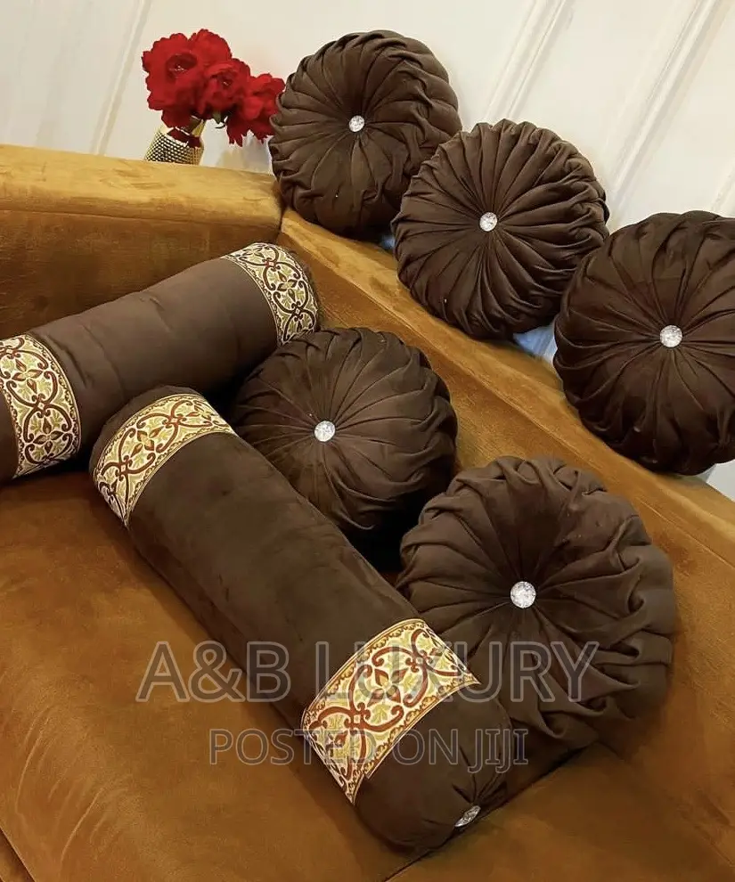 Trow Pillow