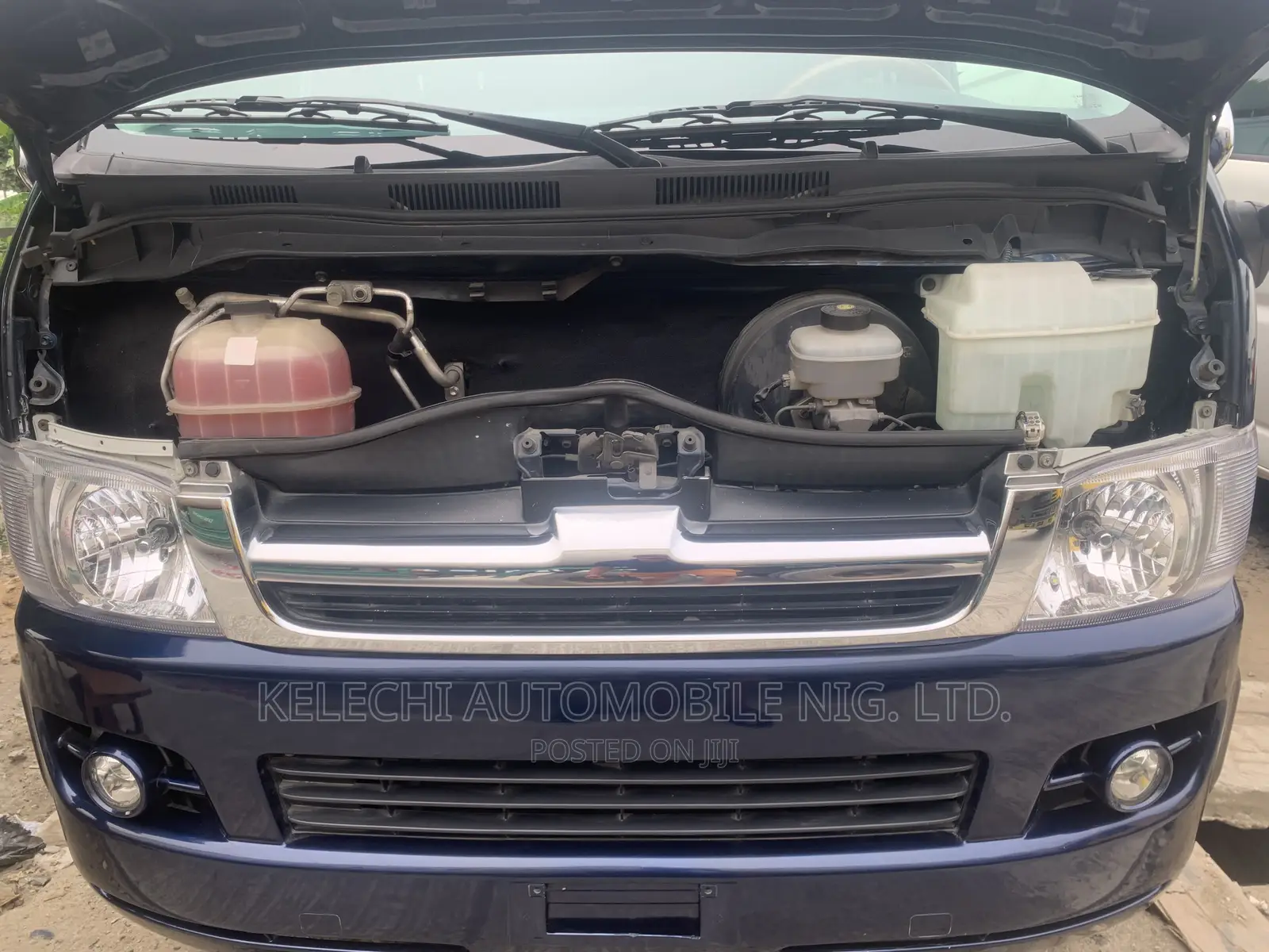 Toyota HiAce 2010 Blue