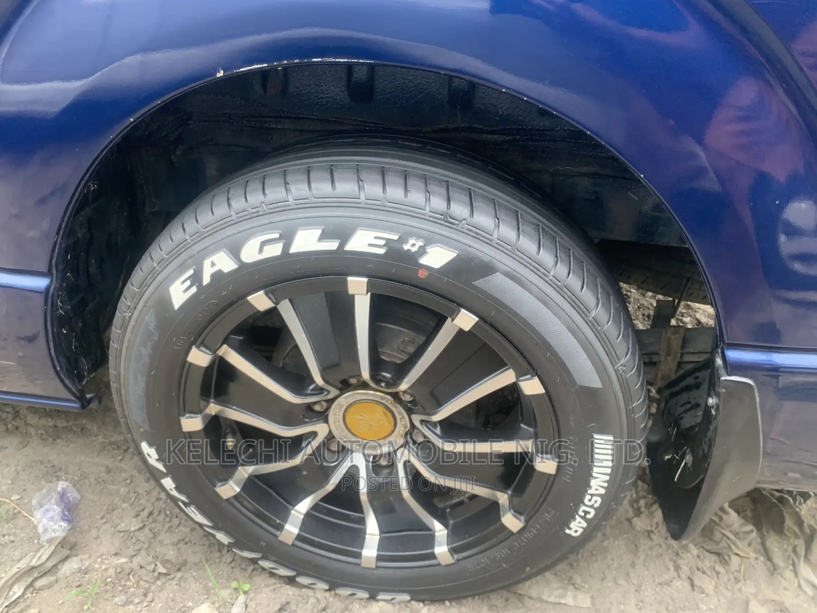 Toyota HiAce 2010 Blue