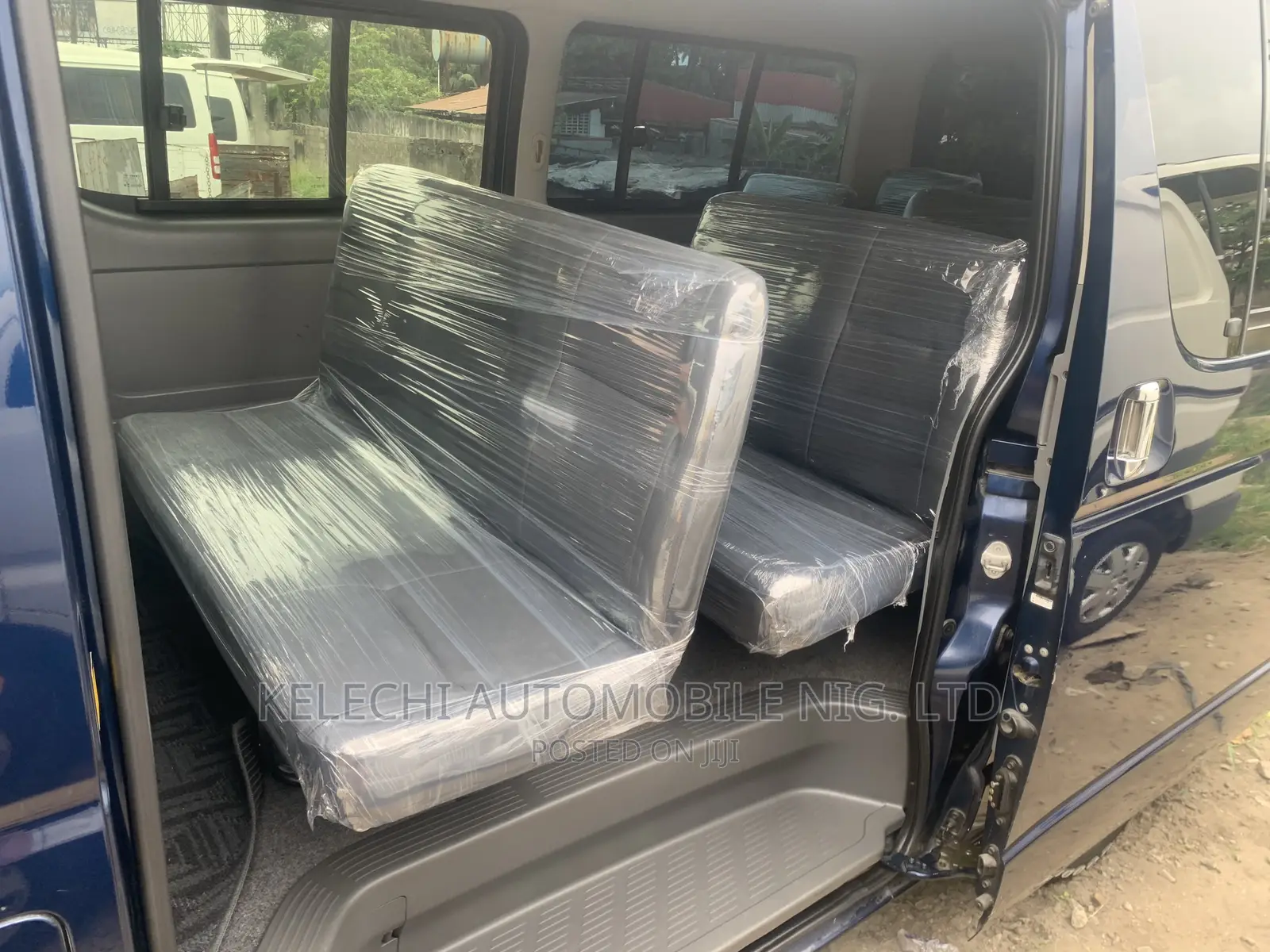 Toyota HiAce 2010 Blue