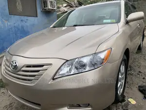 Toyota Camry 2008 Gold