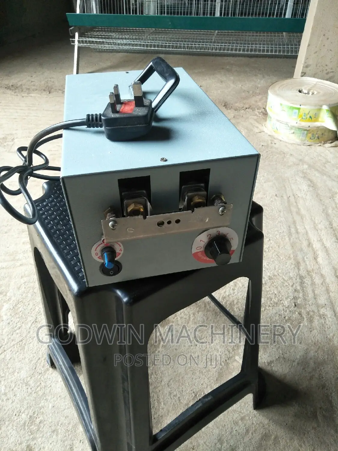 Automatic Debeaking Machine