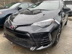 Toyota Corolla LE (1.8L 4cyl 2A) 2018 Black
