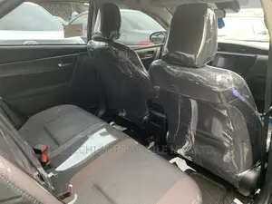 Toyota Corolla LE (1.8L 4cyl 2A) 2018 Black