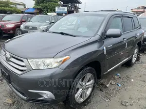 Toyota Highlander Limited 2012 Gray