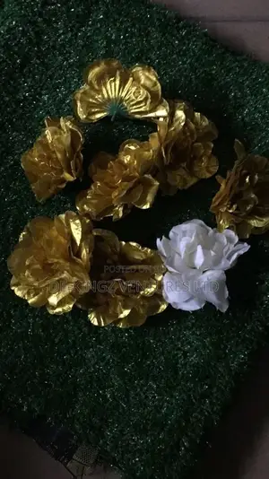 Artificial Dropping Flowers/Carpet Grass PAYMENT ON DELIVERY