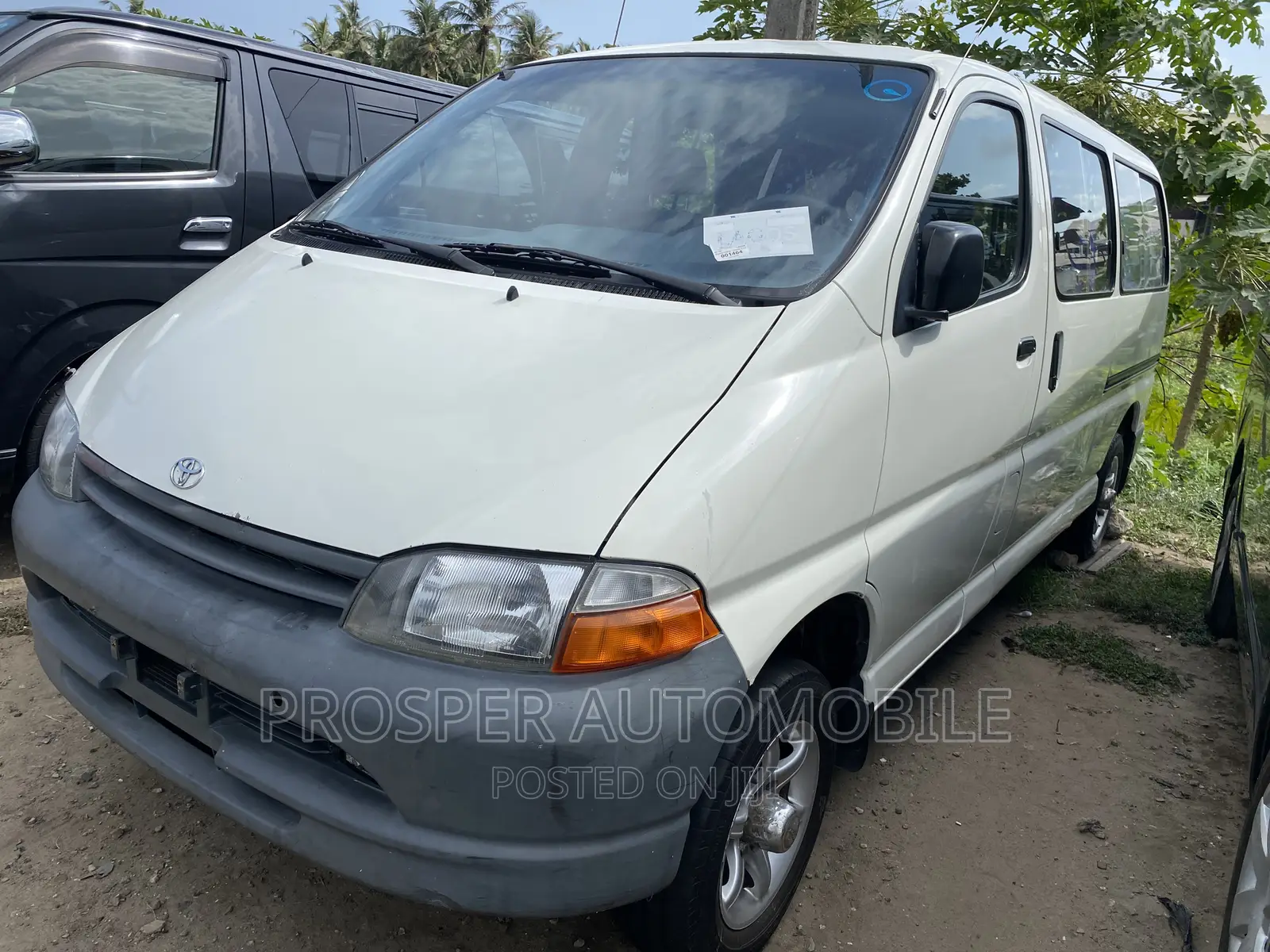 Toyota HiAce 2007 White