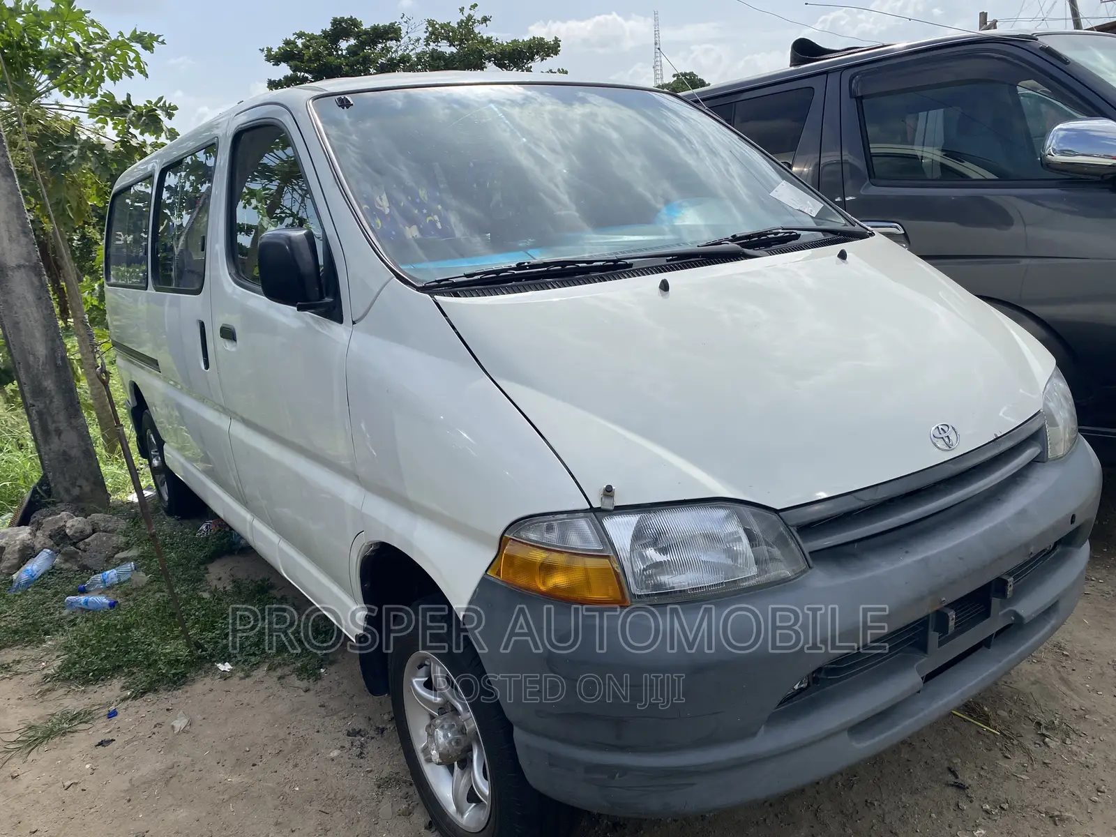 Toyota HiAce 2007 White