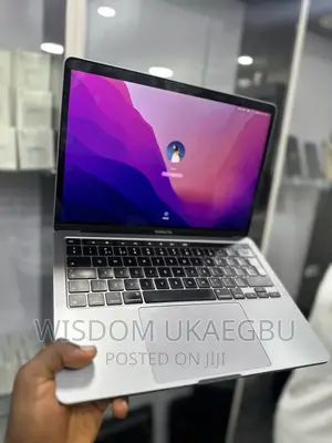 Laptop Apple MacBook Pro 2022 M2 8GB Apple M2 SSD 256GB