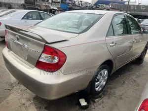 Toyota Camry 2005 Gold